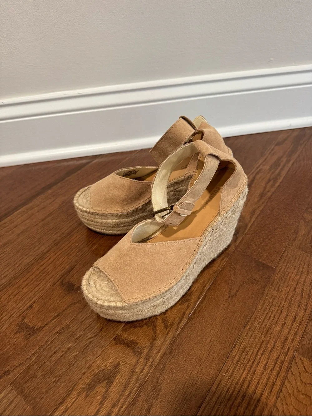 brand new Soludos Positano Tan Suede Espadrille Wedge Sandals